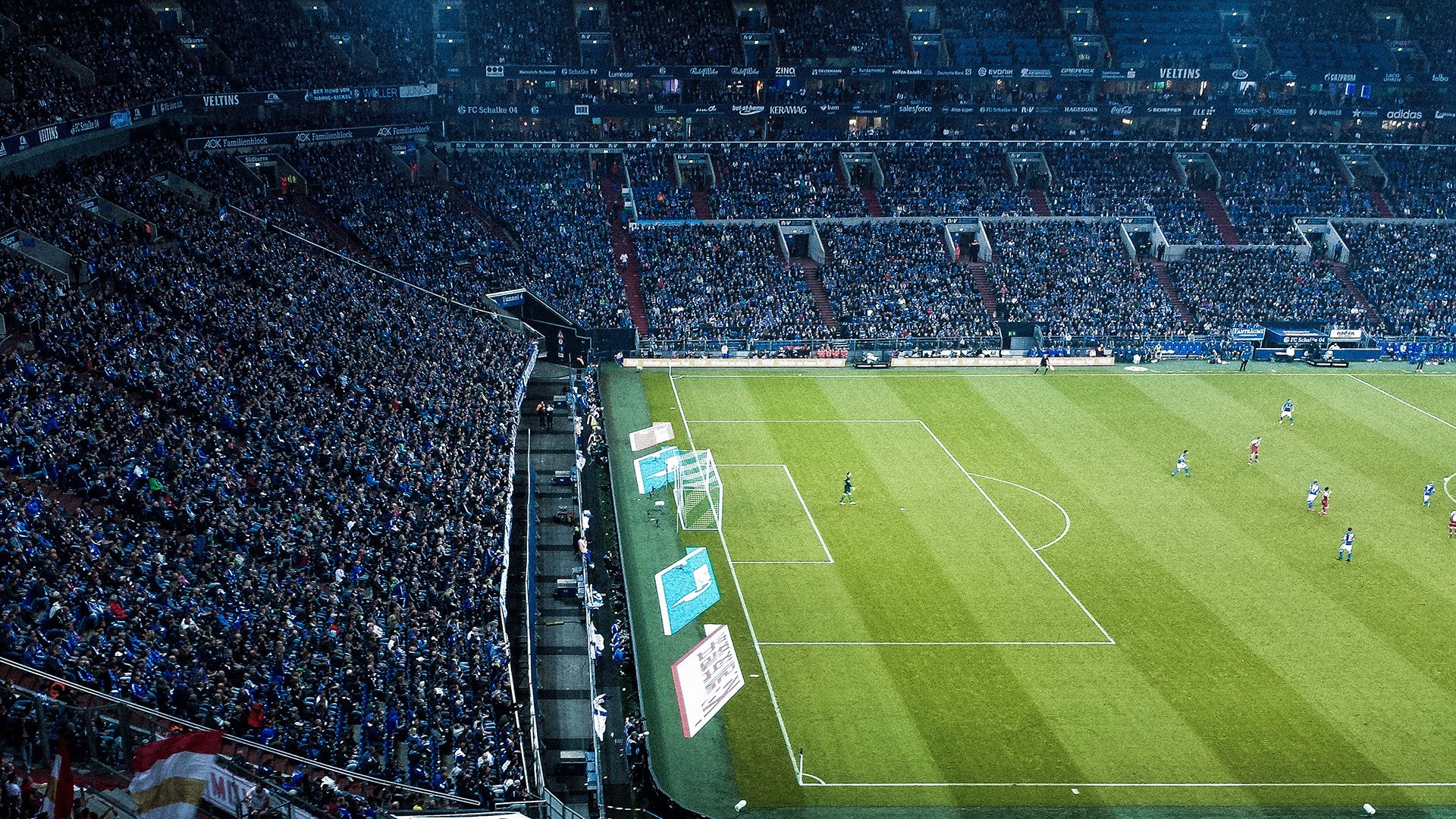 田径赛场焦点!日本队对阵韩国队,超级对决,球迷热情点燃赛场